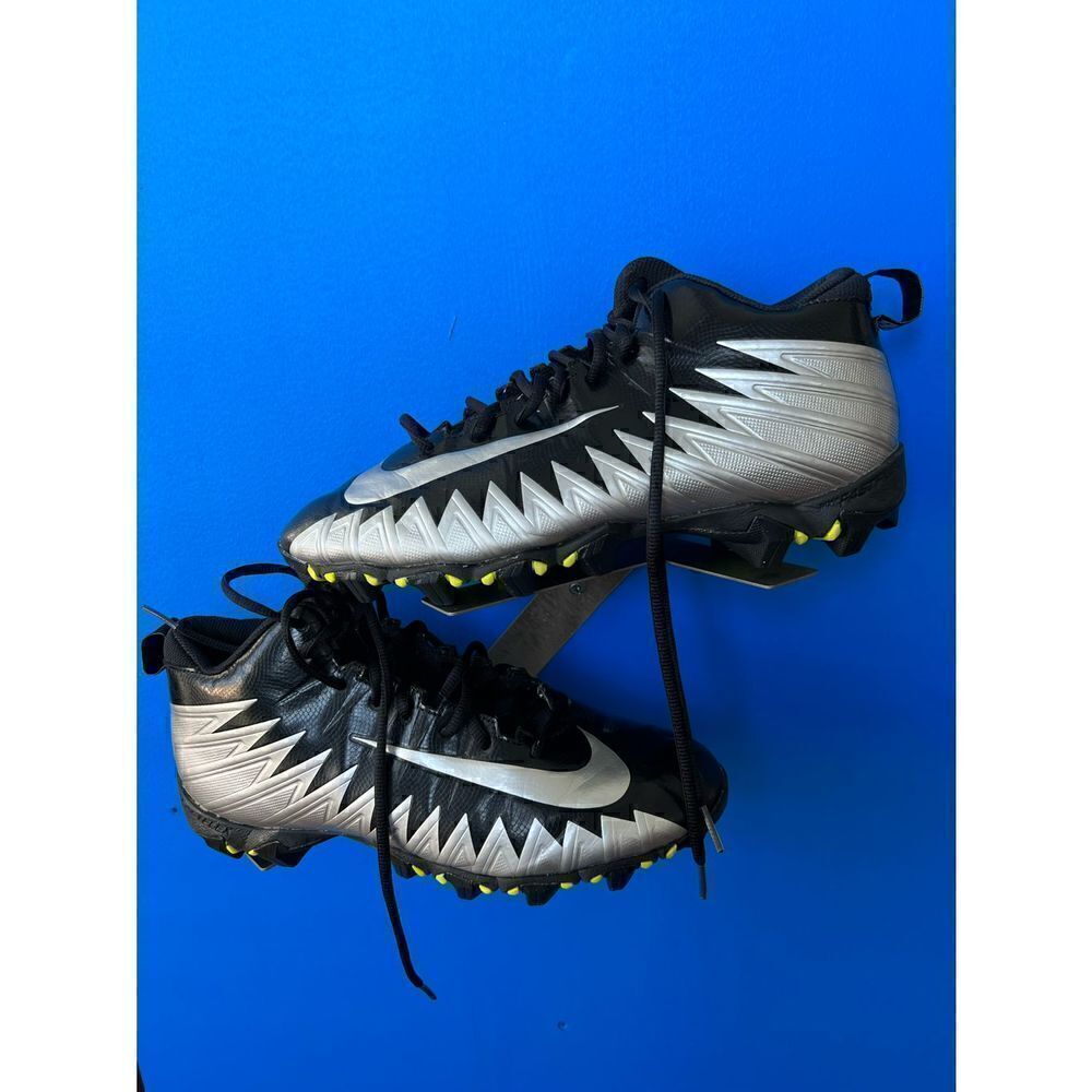 Nike Men's SZ 9.5 W Alpha Menace Shark Football Cleat 899372-001 Athletic Shoes